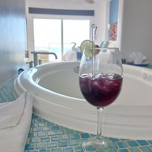 Suite Estándar con Cama Queen